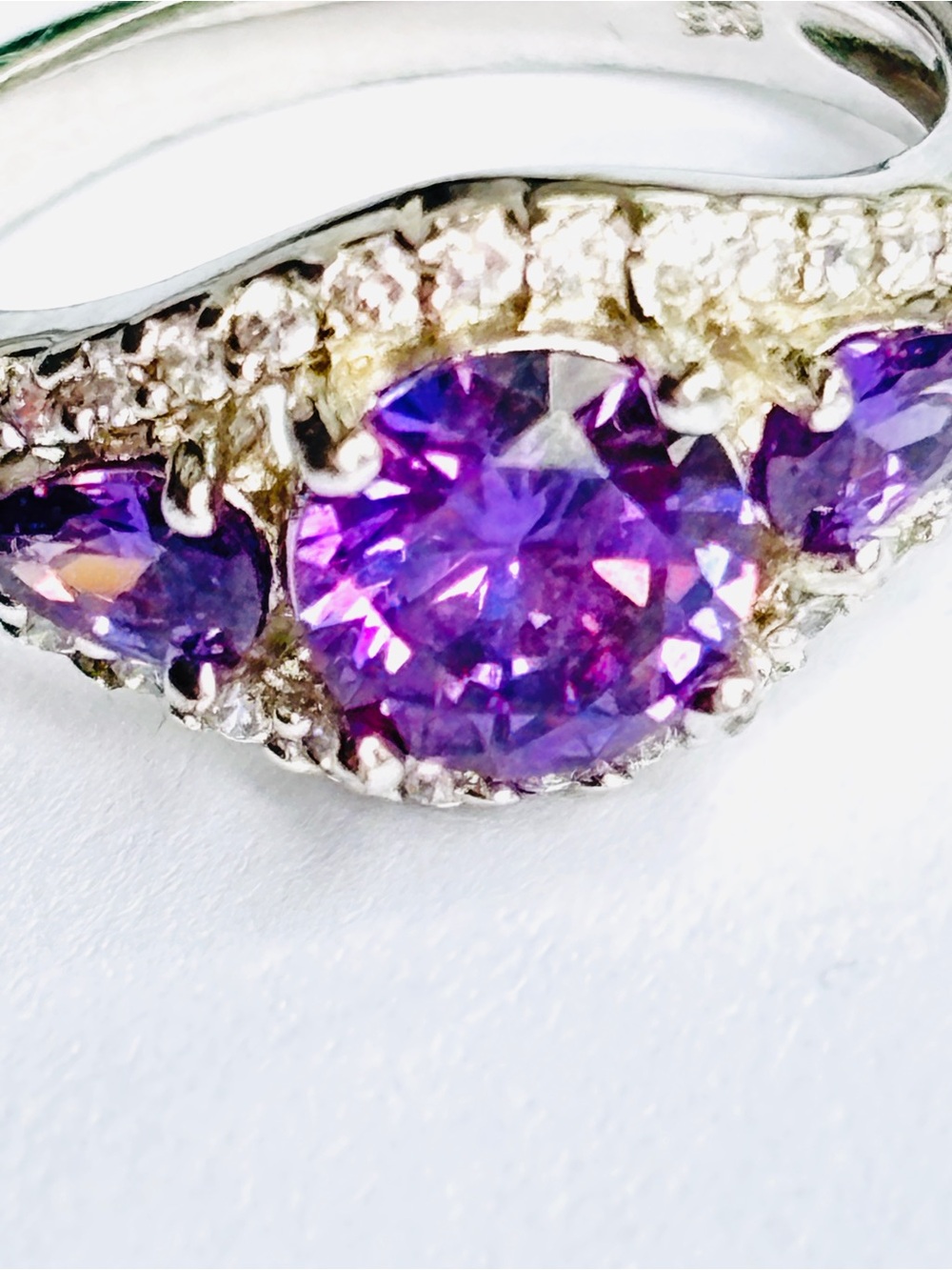 925 Sterling Silver Purple Crystal Rhinestone Three Stone Cocktail Ring Sz 5 - Picture 4 of 6